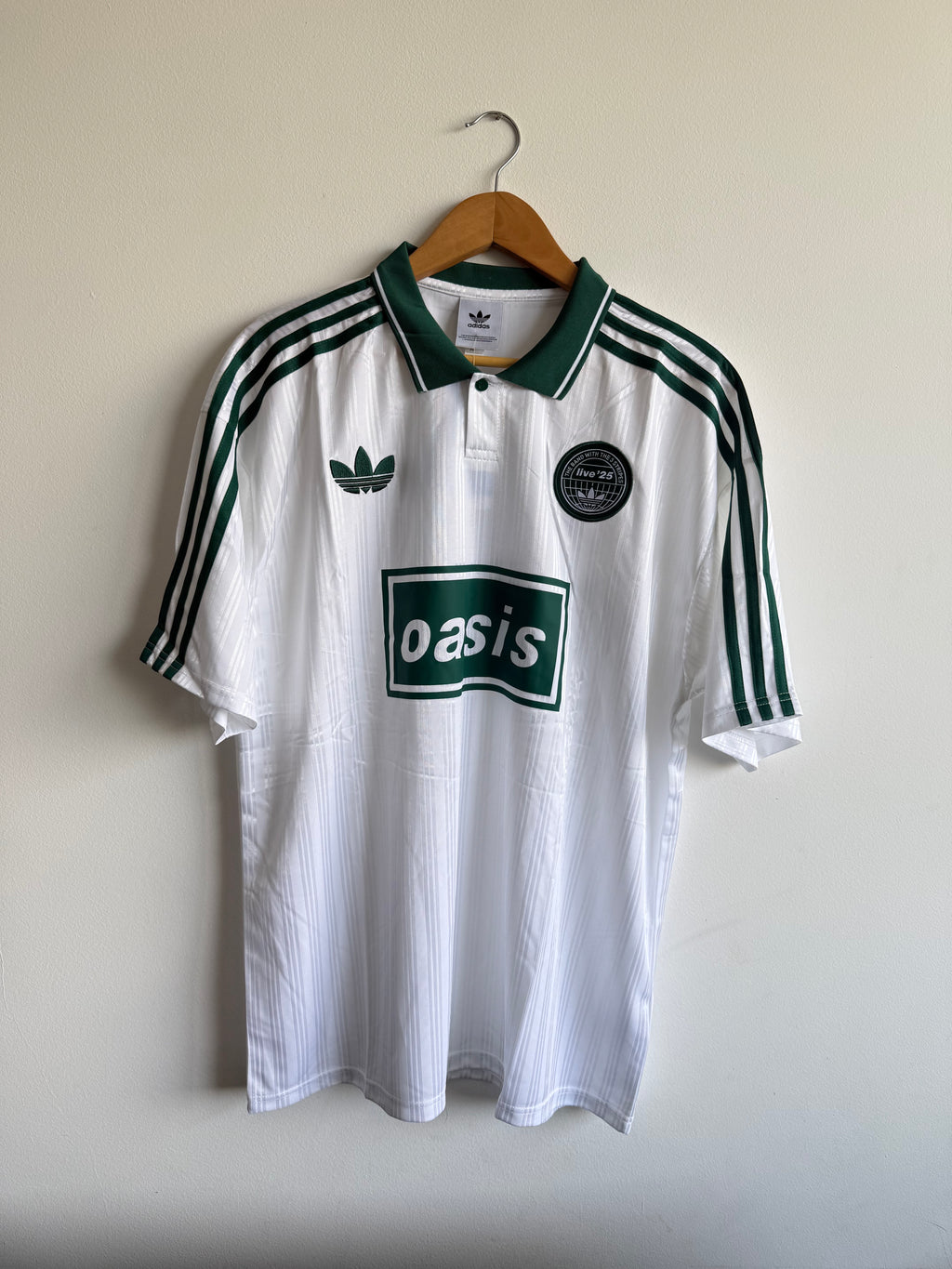 Adidas x Oásis