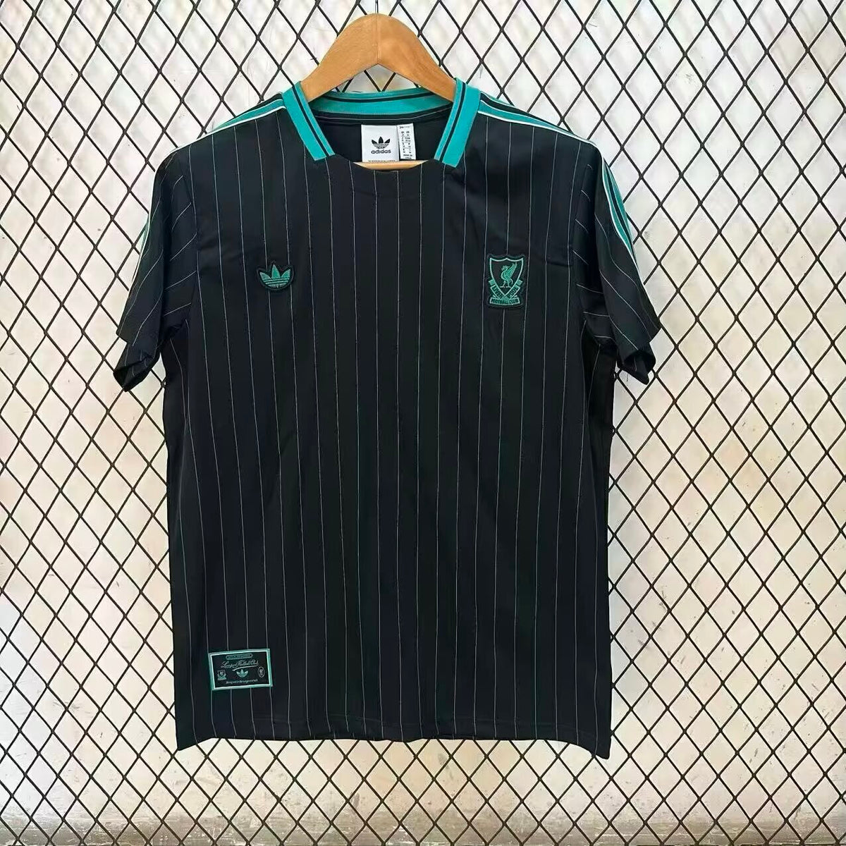 Camisola dos Ícones da Bancada do Liverpool FC 2025-2026