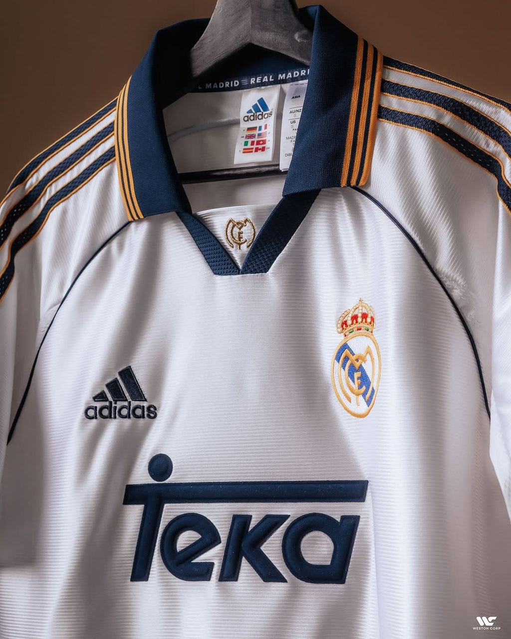 Camiseta retro del Real Madrid 1999-2000